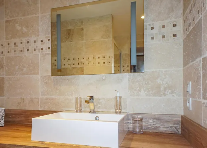 2 Bedroom Lovely In Roquebrun