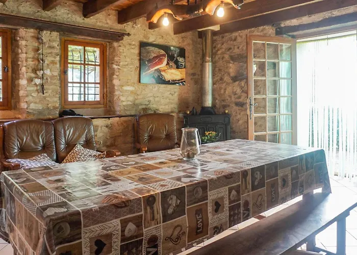 Дом отдыха 2 Bedroom Lovely In *